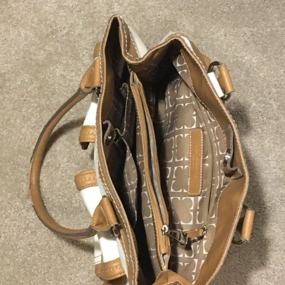 Liz. Claiborne purse 2 tone cream and tan‎